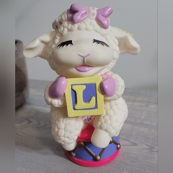 Vintage 1993 SHARI LEWIS RUBBER LAMB CHOP PIGGY BANK TOY RARE - Picture 1 of 5